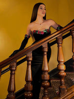 Cargar imagen en el visor de la galería, YRSA BLACK VELVET LONG DRESS WITH GLOVES
