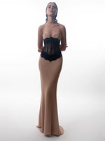 Carregar imagem no visualizador da galeria, YUYU NUDE STRAPLESS MAXI DRESS
