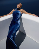 Carregar imagem no visualizador da galeria, CRISTINA BLUE SLEEVELESS LONG DRESS
